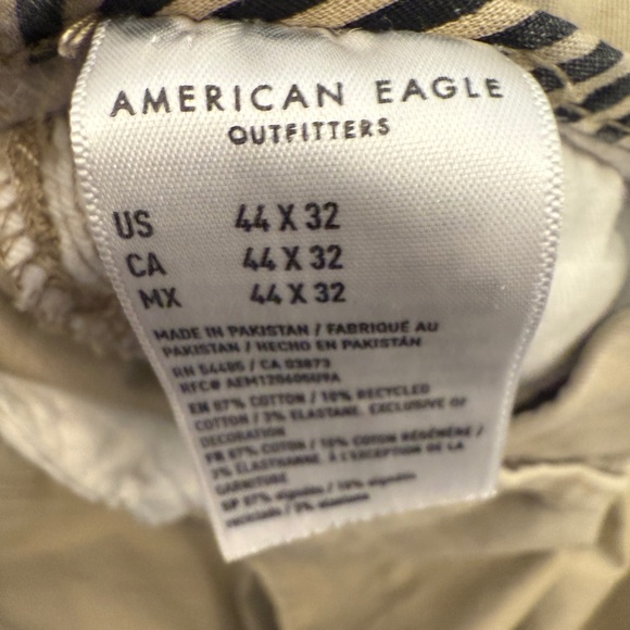 Men’s Broken In American Eagle Khaki pants. - Picture 6 of 6
